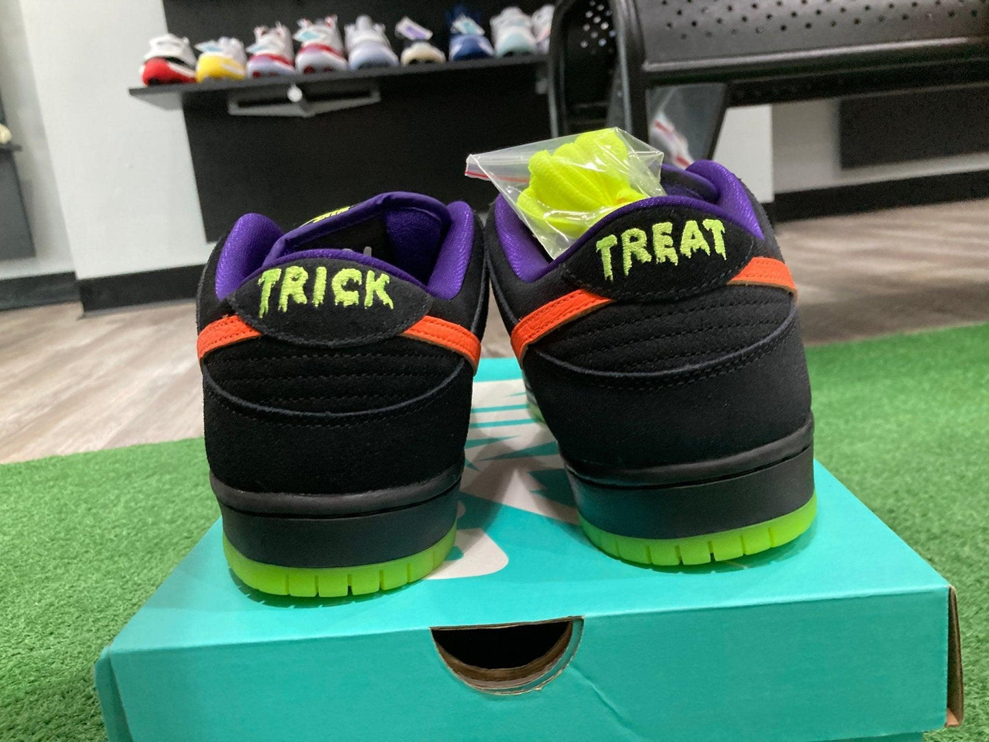 Nike SB Dunk Low Night of Mischief Halloween - Supra Sneakers