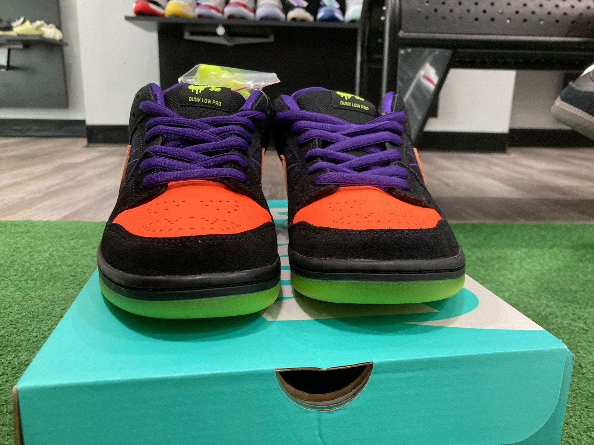 Nike SB Dunk Low Night of Mischief Halloween - Supra Sneakers